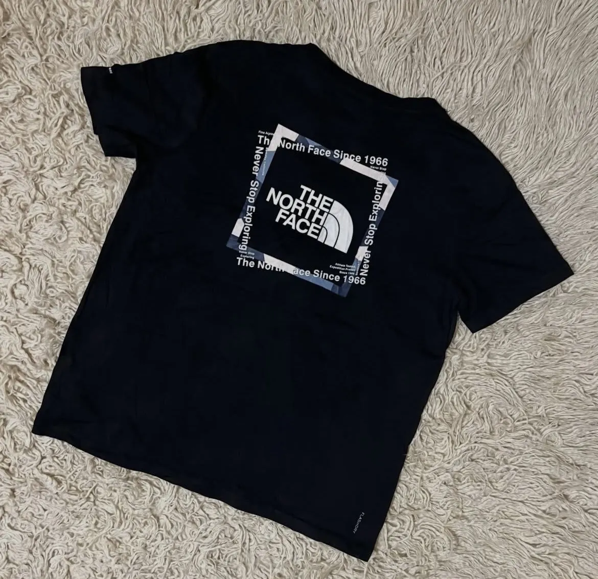 Remera The North Face - Vista 3