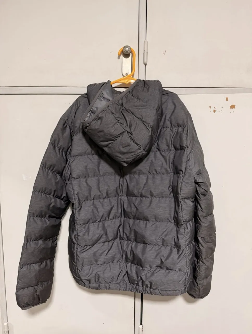 Campera de plumas Uniqlo - Vista 2