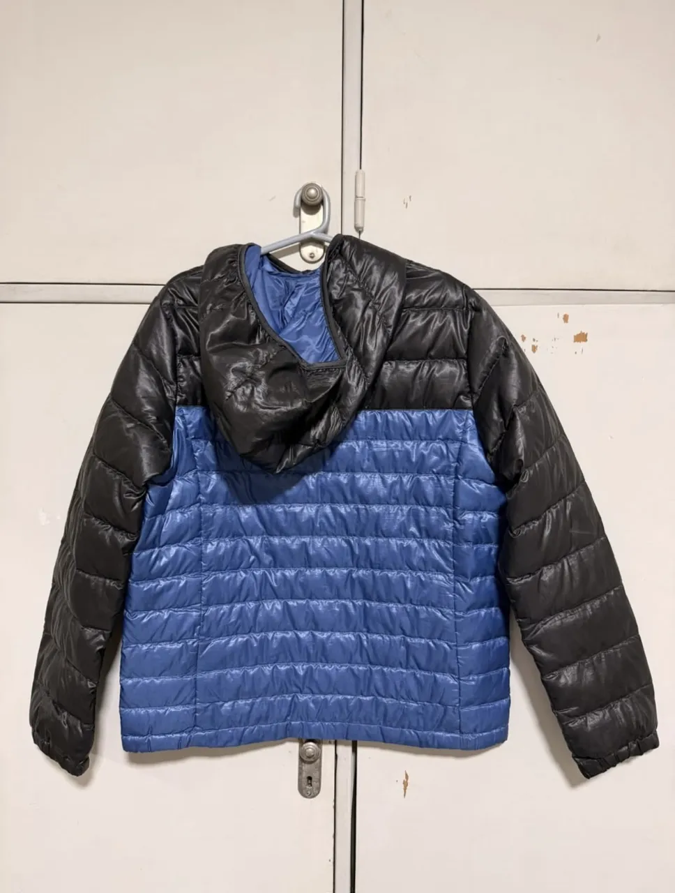 Campera de plumas Uniqlo - Vista 2