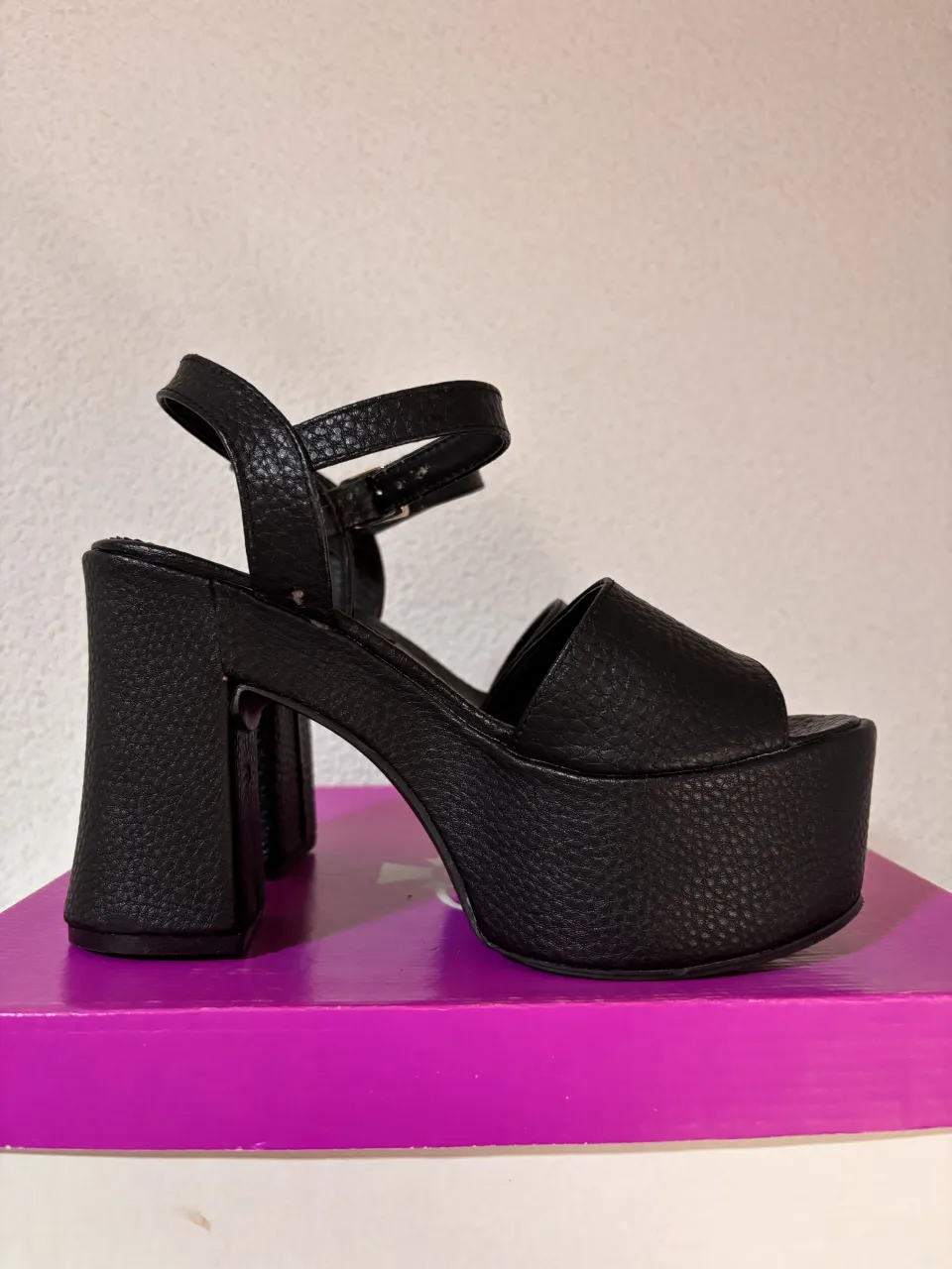 Sandalias Sin marca. - imagen 4