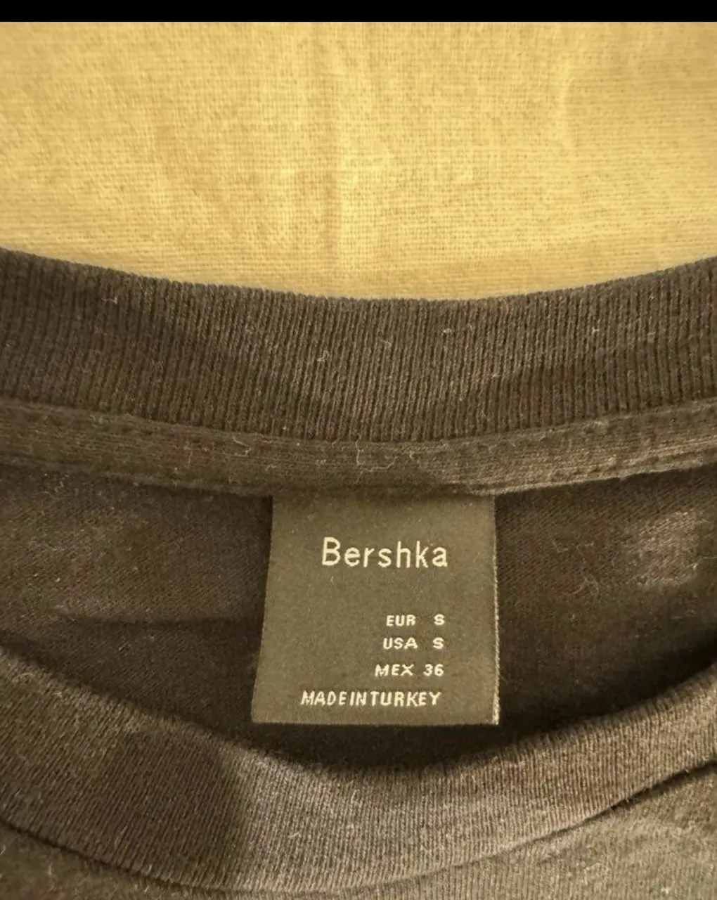 Remera Bershka - Vista 3