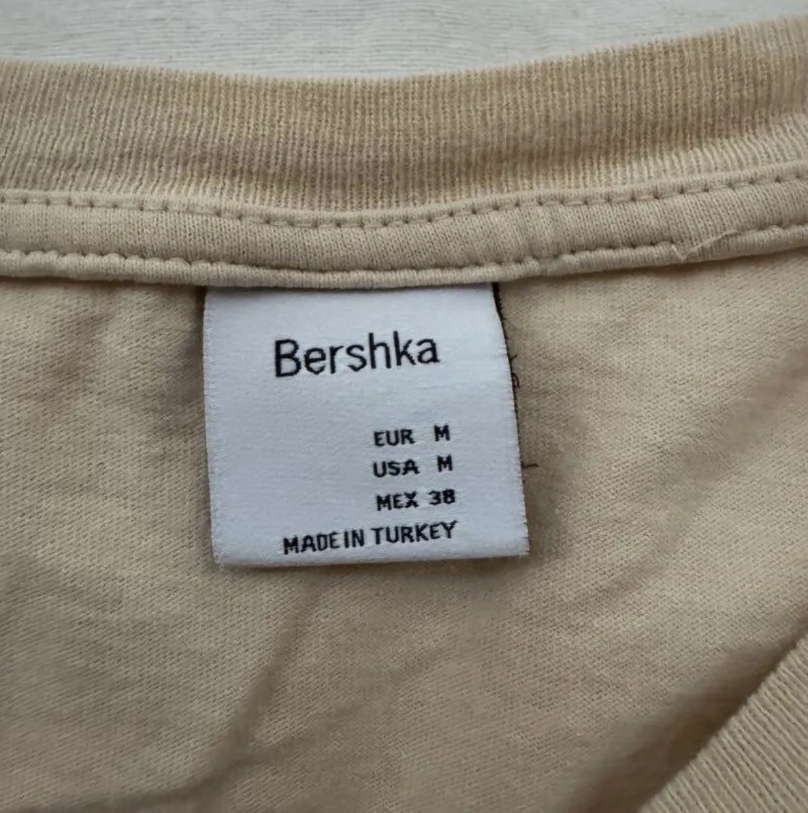 Remera Bershka - Vista 3