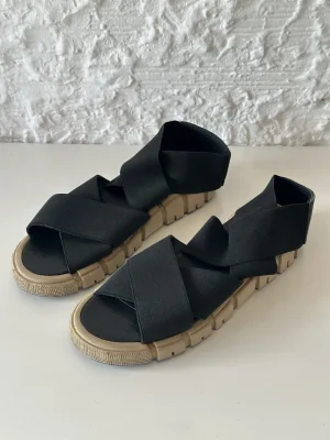 Mishka · Talle AR 39
