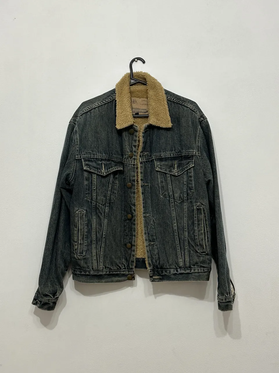 Campera A ≠ - imagen 1