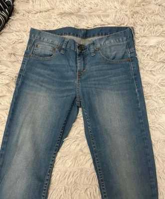Levis