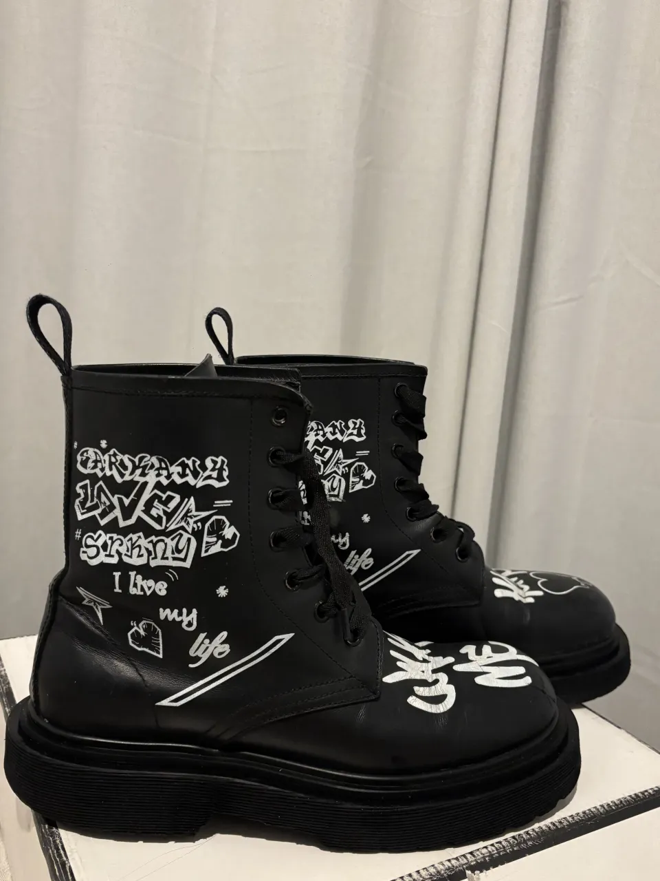 Borcegos Ricky Sarkany - imagen 2