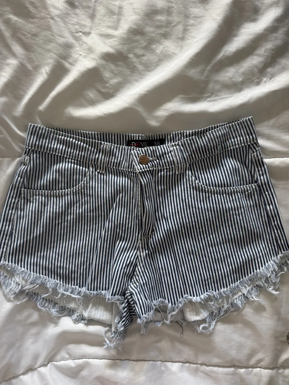 Short Devil - imagen 1