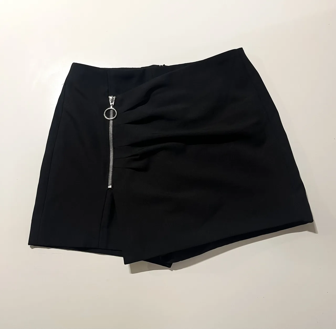 Short Zara Basic