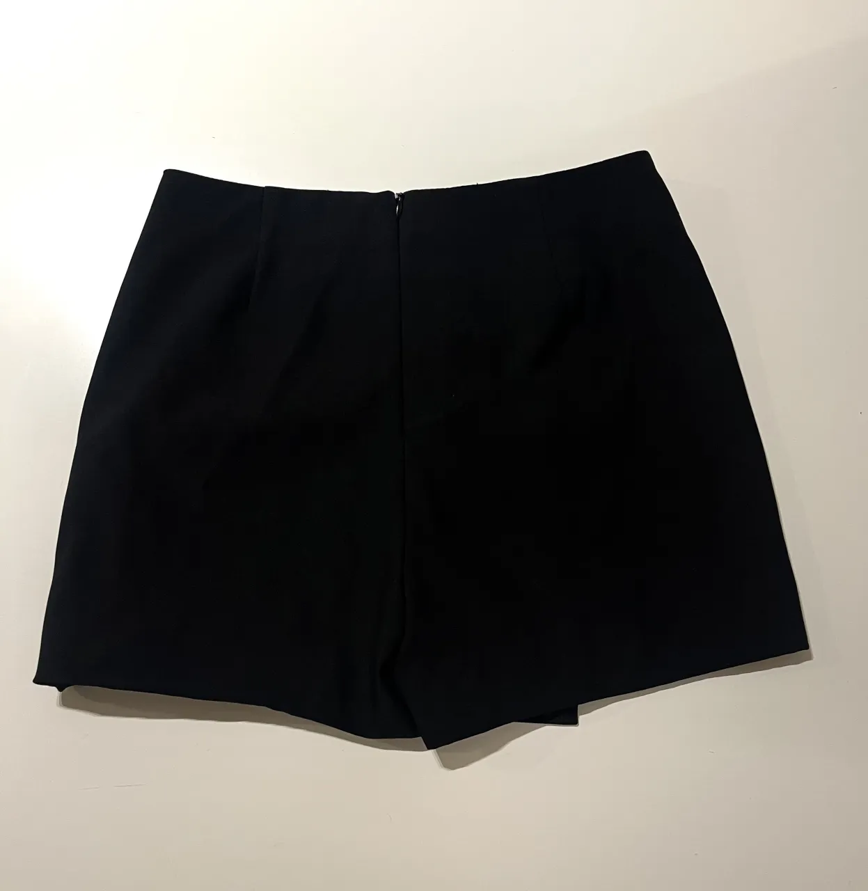 Short Zara Basic - Vista 2