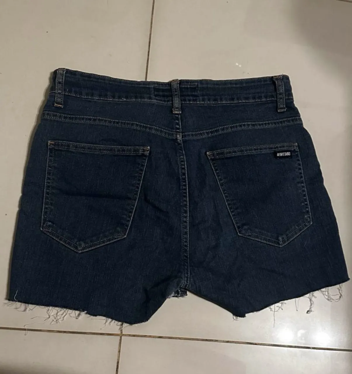 Short Ay Not Dead - imagen 2