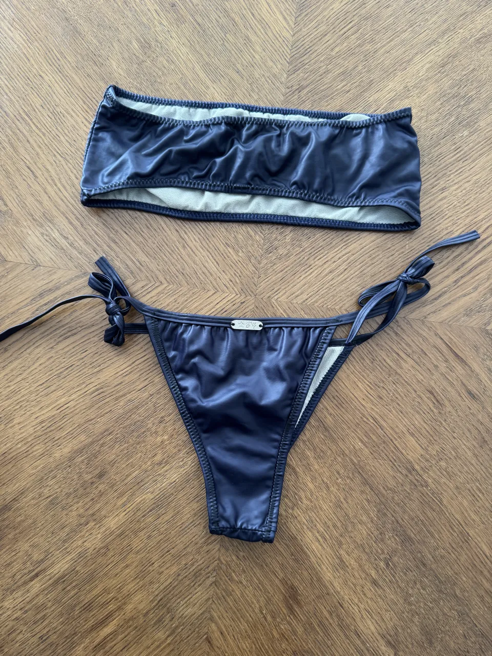 Bikini Abyss - imagen 2