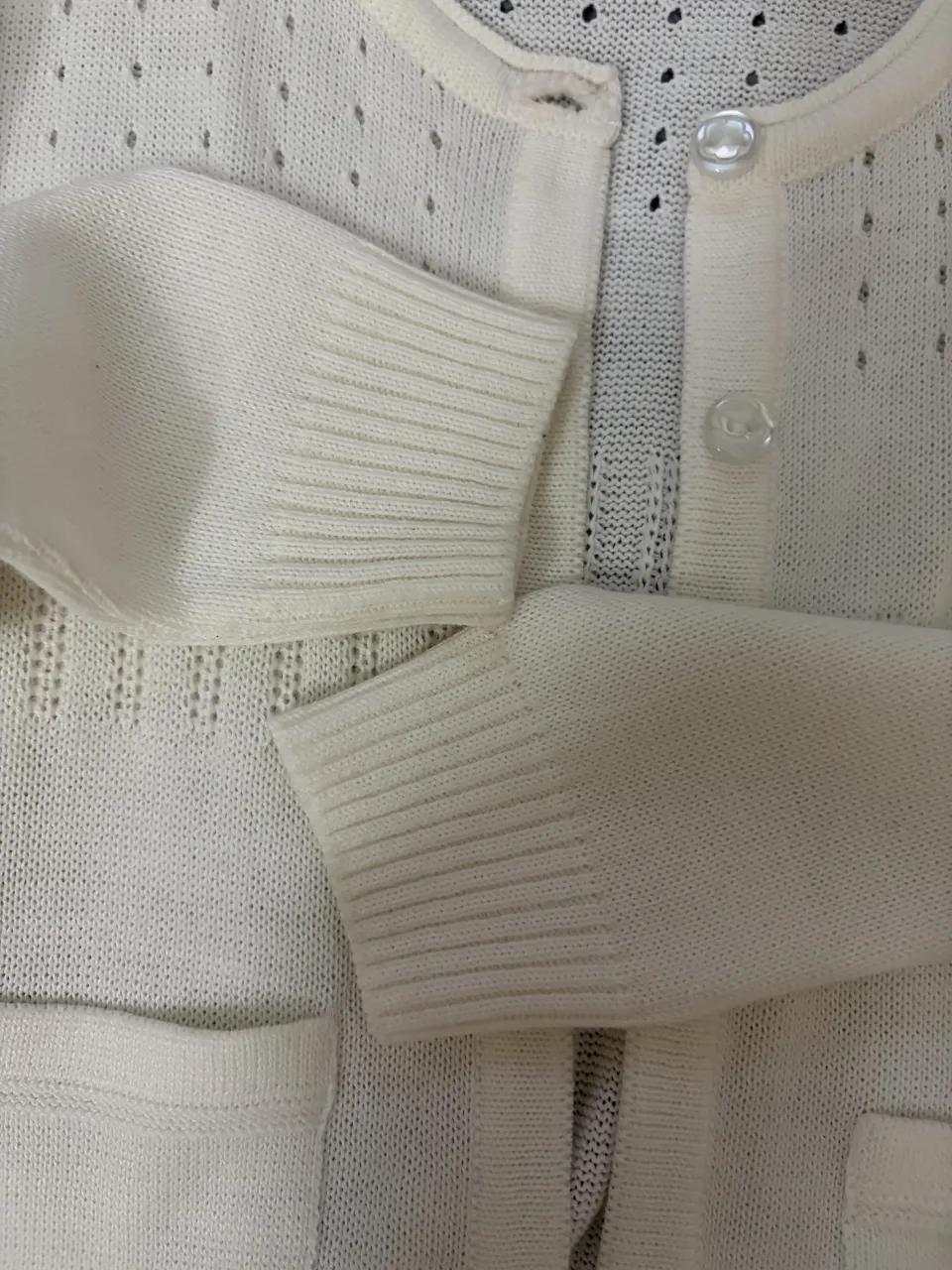 Sweater de cuello redondo A ≠ - imagen 4