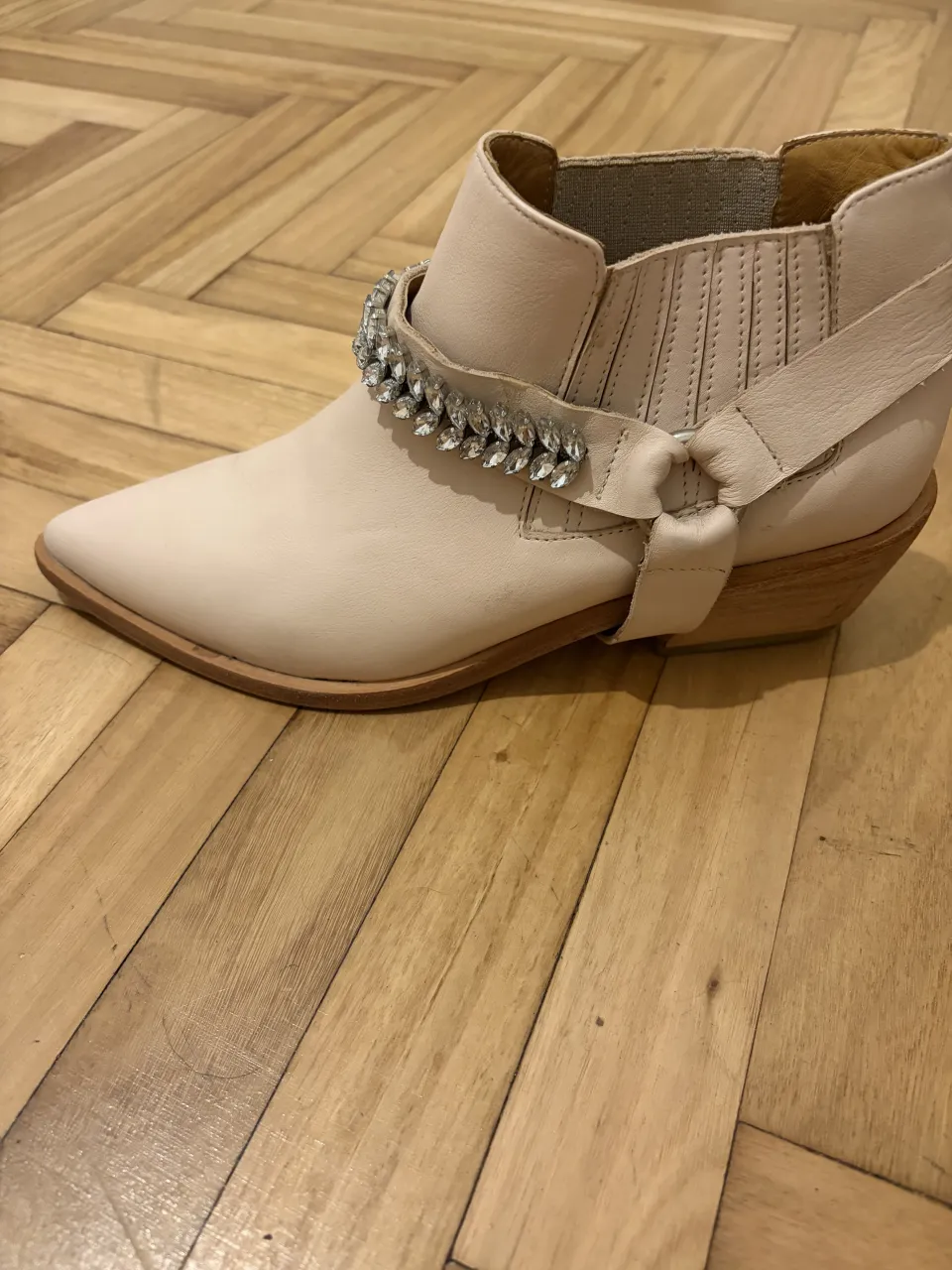 Botas Antes muertas que sencillas - imagen 1