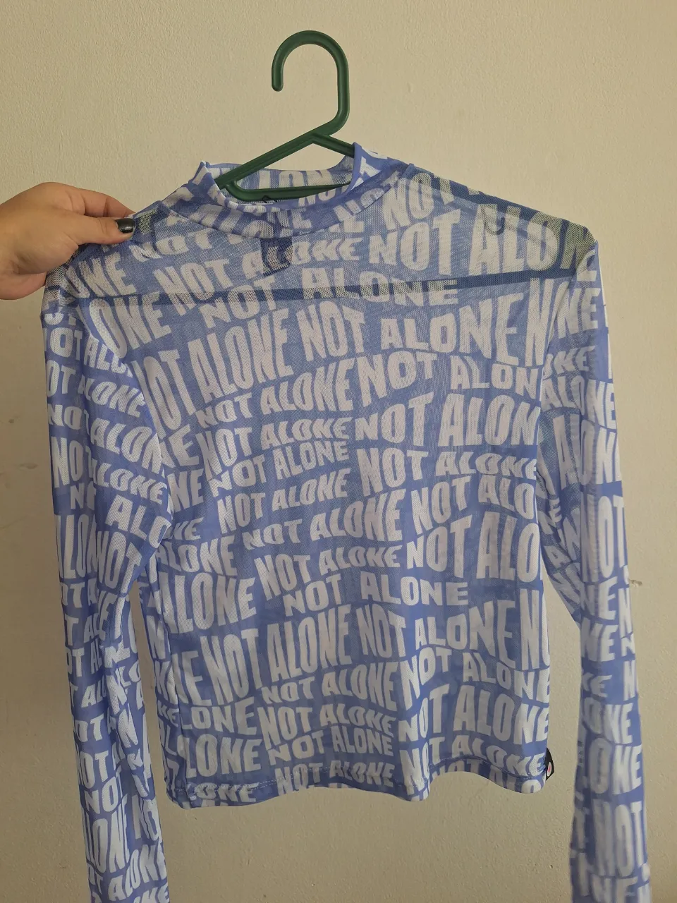 Remera Not alone - imagen 2