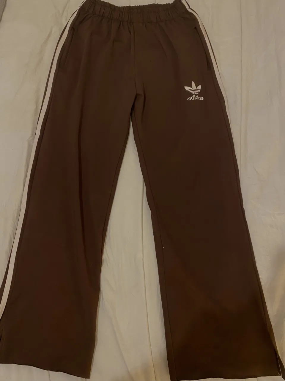 Pantalón adidas - imagen 1
