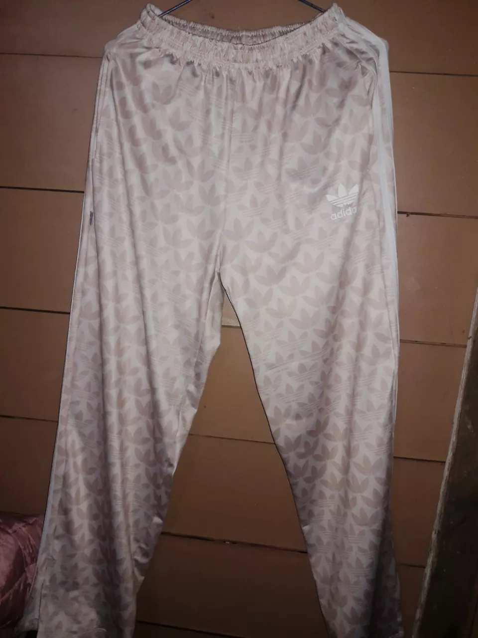 Pantalón adidas - imagen 1