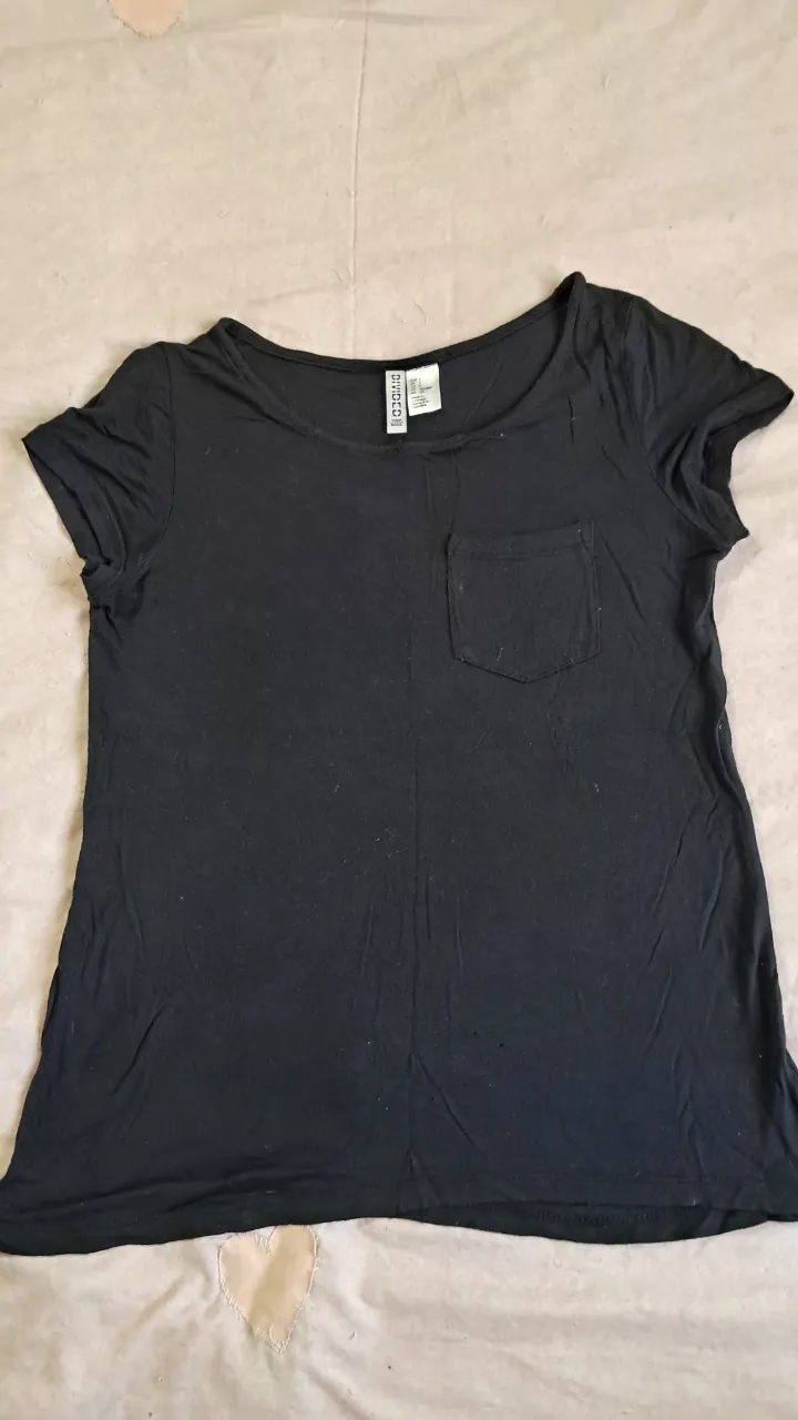 Remera Divided - Vista 3
