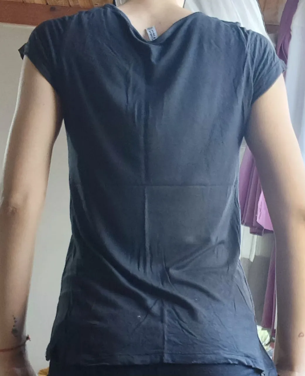 Remera Divided - Vista 2