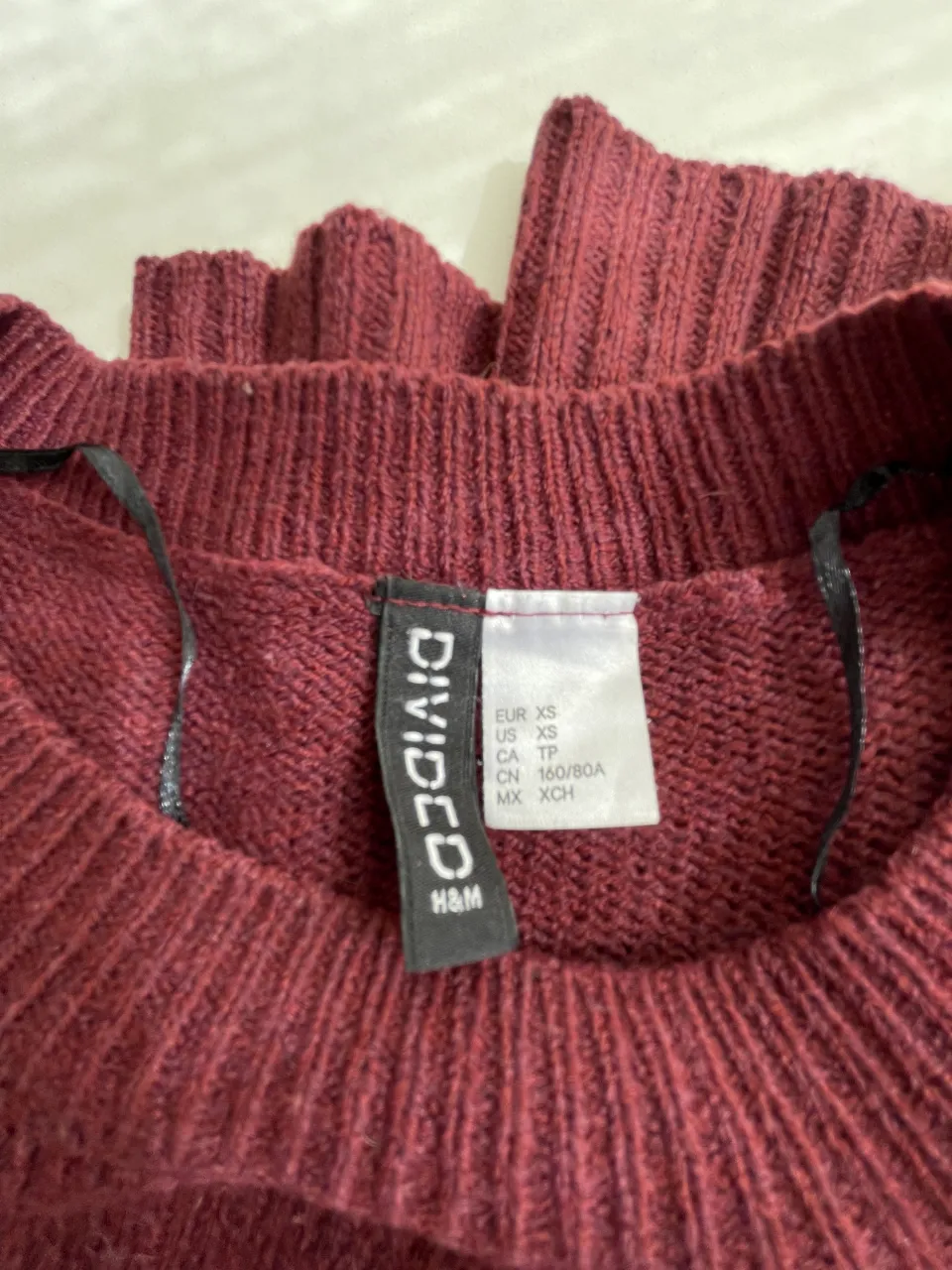 Sweater Divided - Vista 2