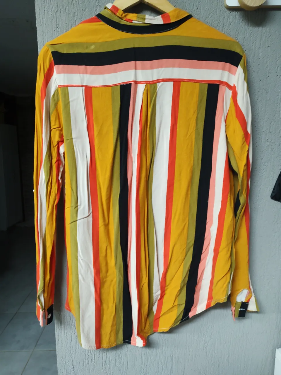 Camisa A ≠ miniatura 2