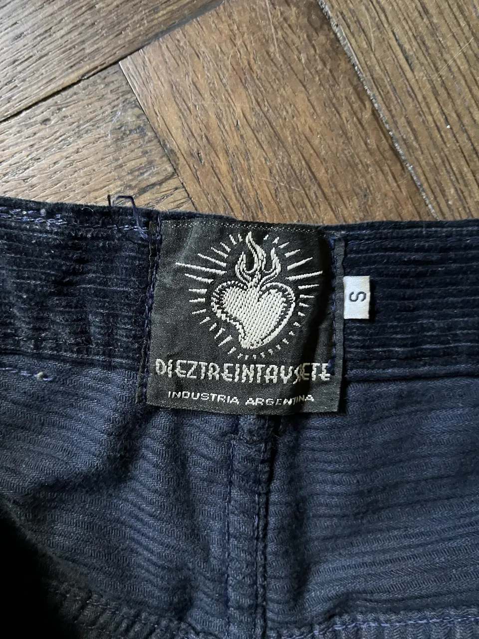 Bermuda Dieztreintaysiete - imagen 4