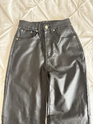 Shein · Talle US 28