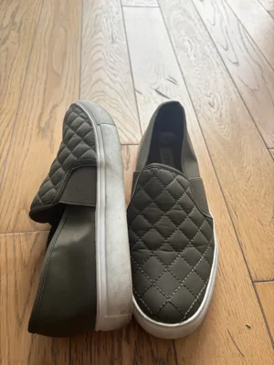 Steve Madden · Talle US 7