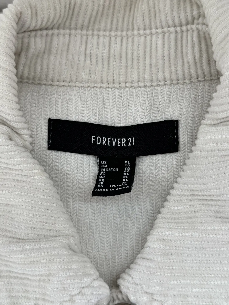 Campera Forever 21 - Vista 2