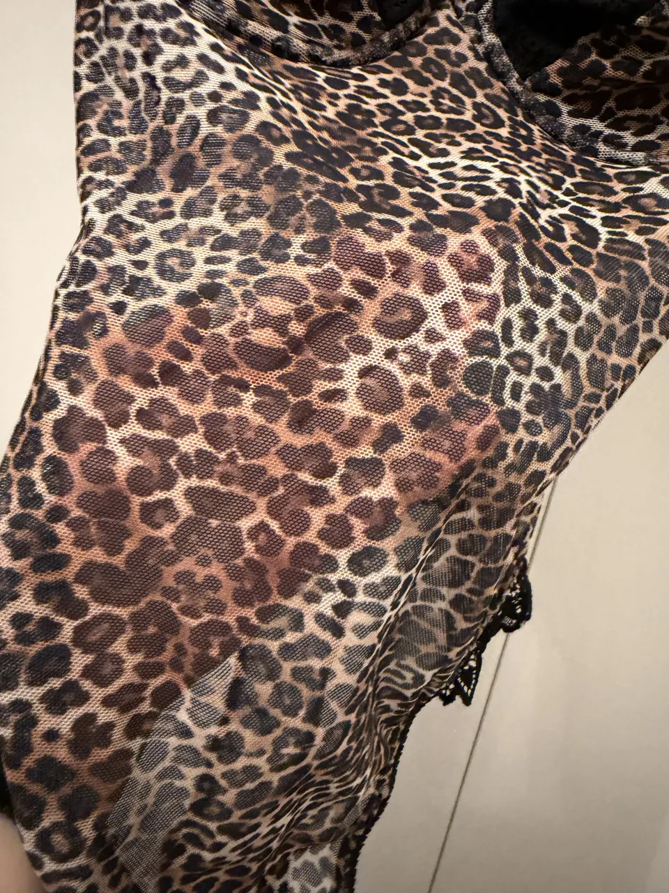 Body A ≠ - imagen 2