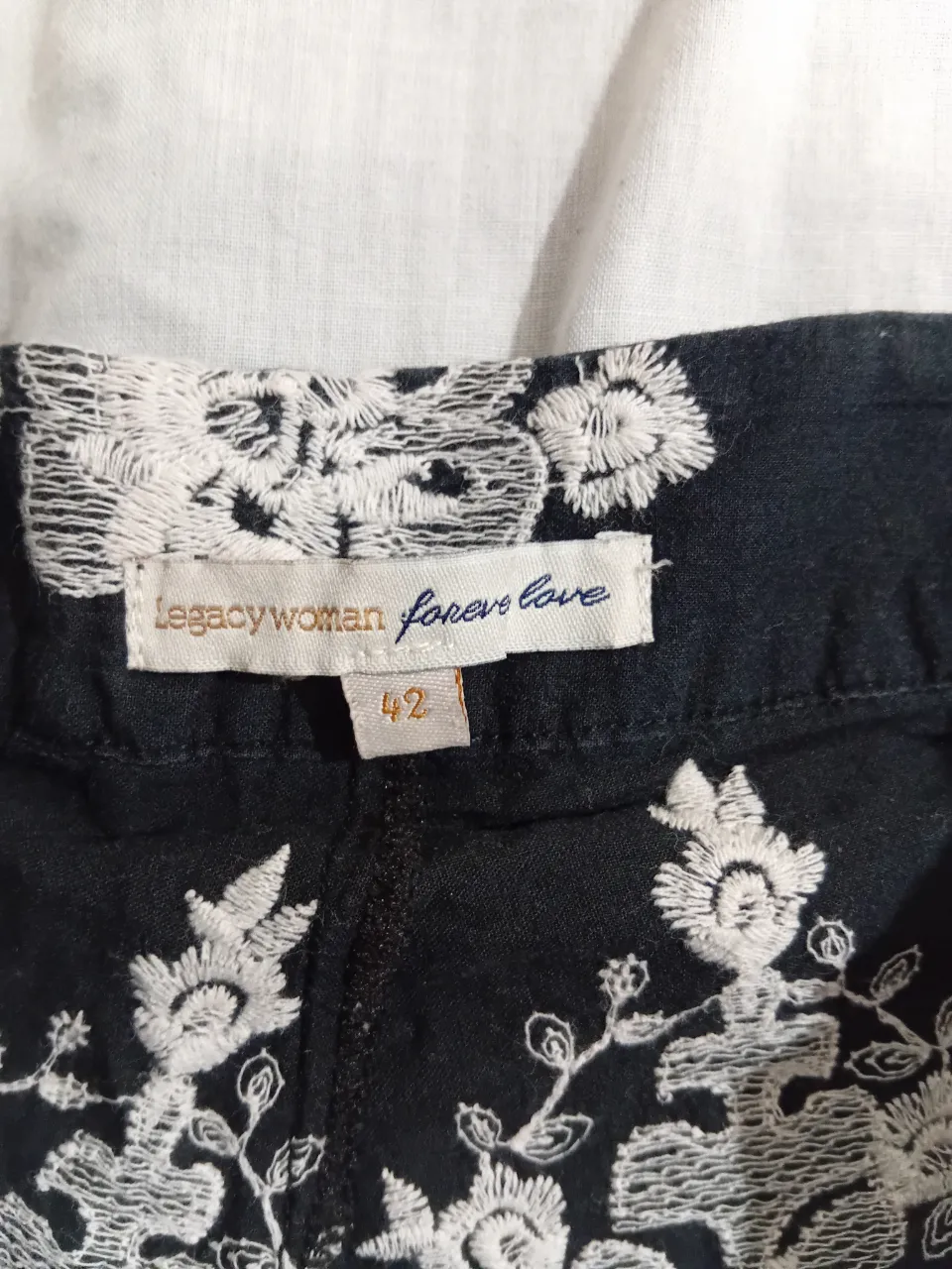 Short Legacy woman - imagen 3