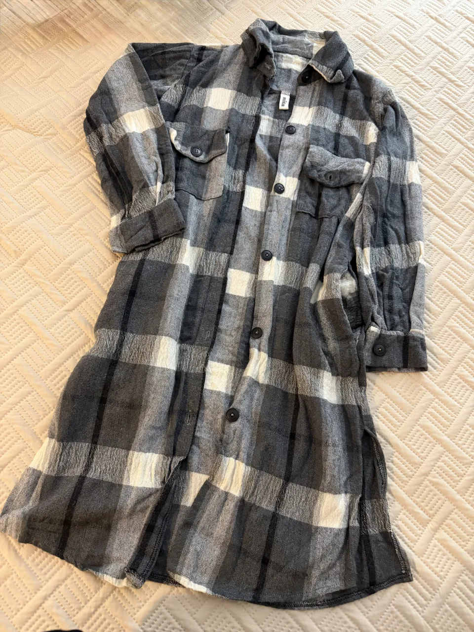 Camisa A ≠ - imagen 1