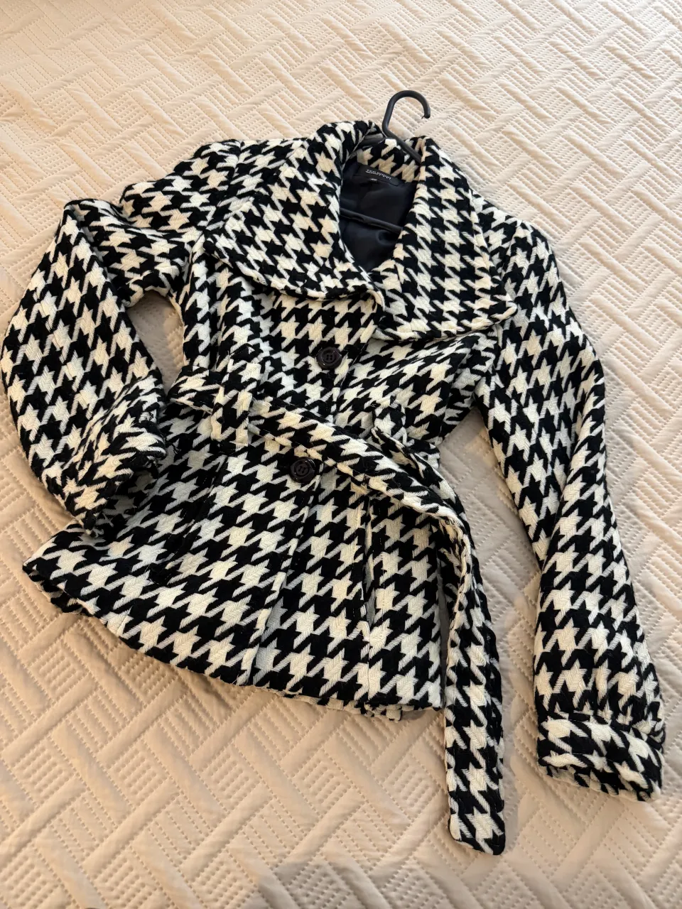 Campera A ≠ - imagen 1