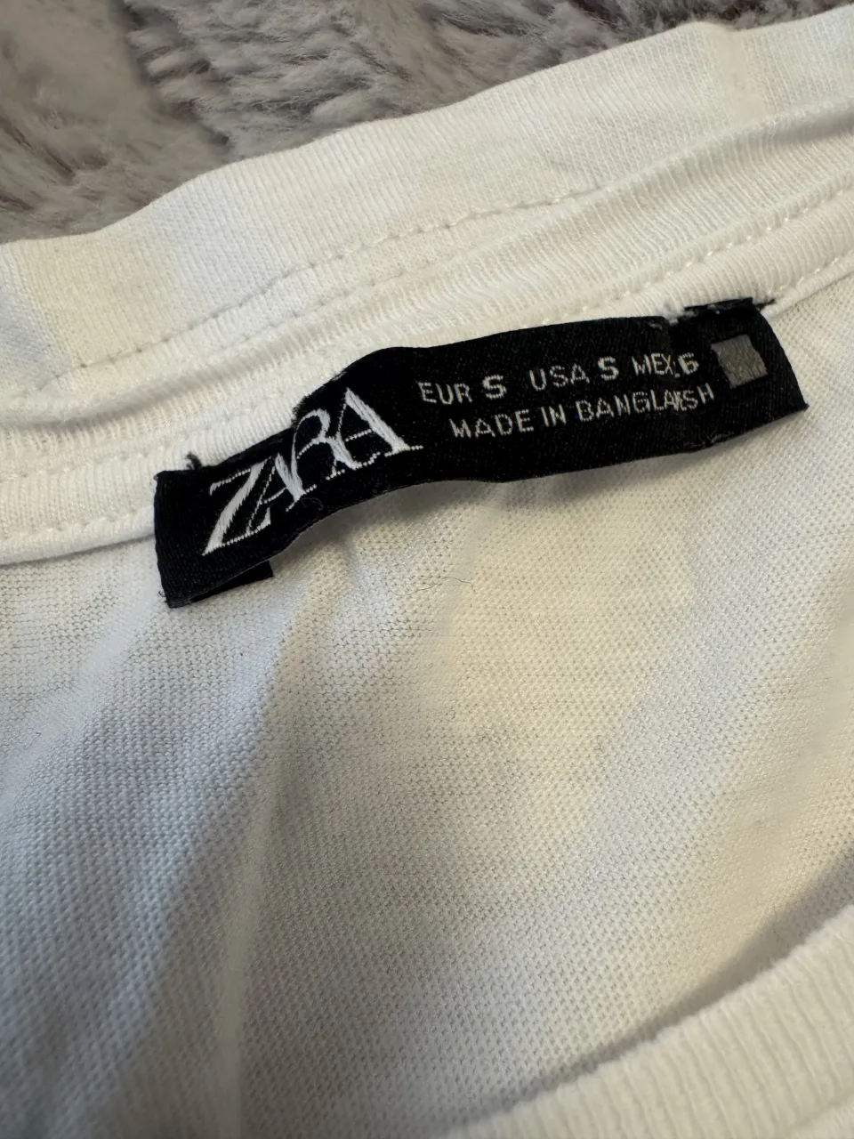 Remera Zara - Vista 2