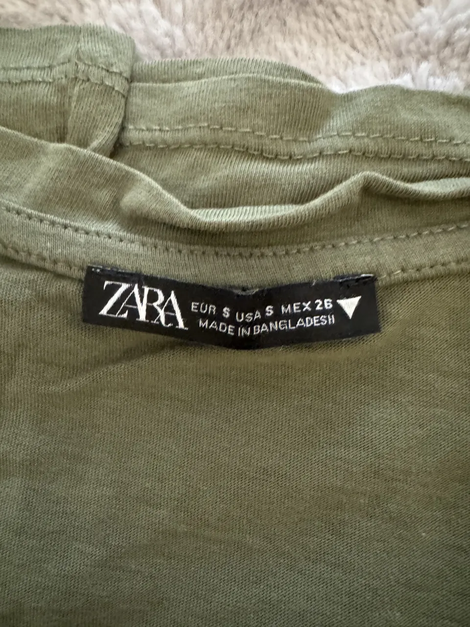Remera Zara - Vista 2