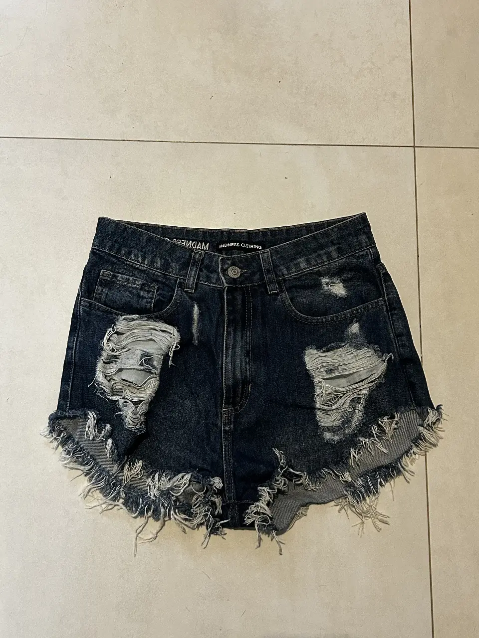 Short MADNESS - imagen 5