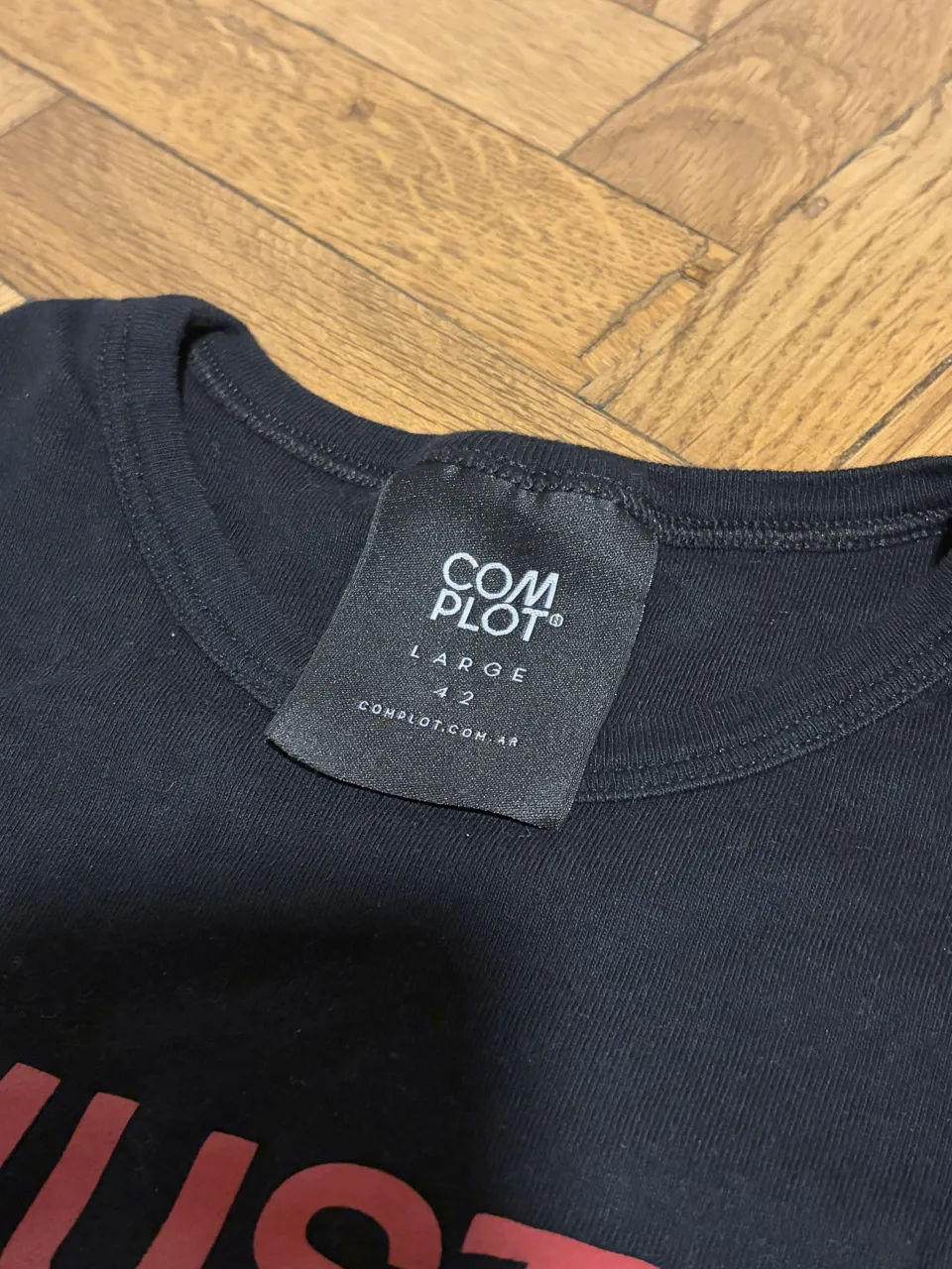 Remera Complot - imagen 2