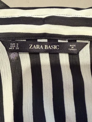 Zara Basic