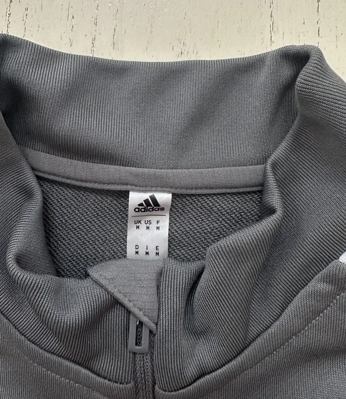 Buzo adidas - Vista 3