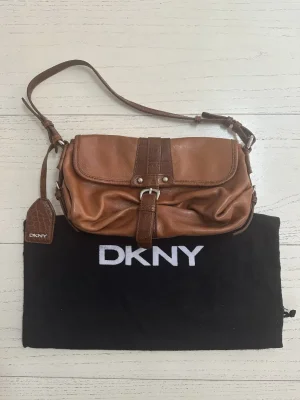 DKNY
