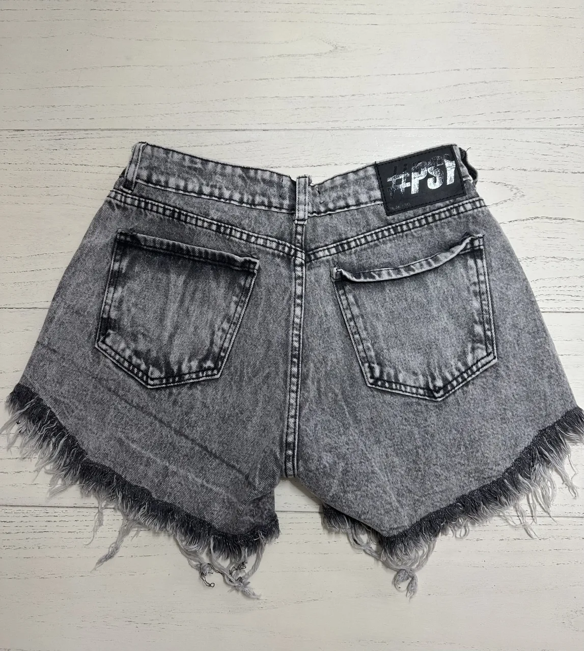 Short PSYCHIC - Vista 3