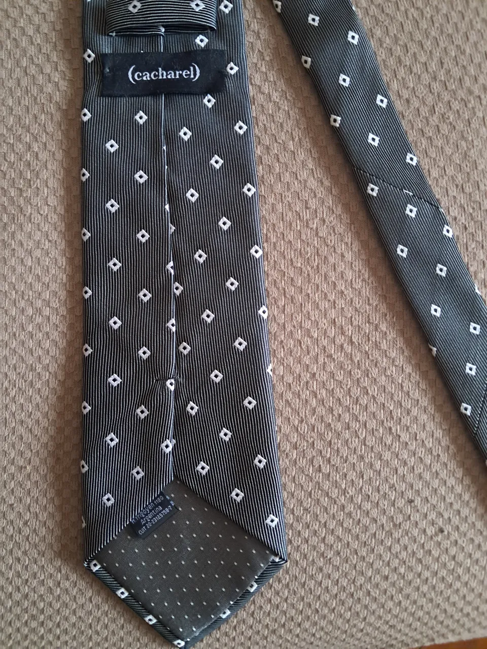 Corbata Cacharel - Vista 3
