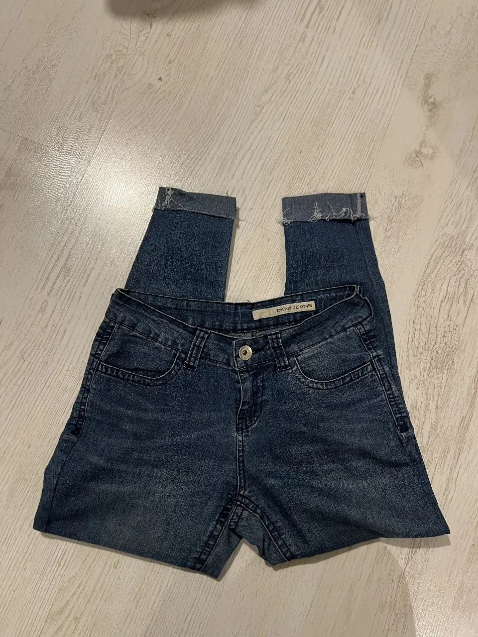 Jeans por los tobillos DKNY - Vista 3