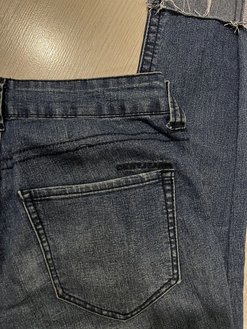 Jeans por los tobillos DKNY miniatura 6