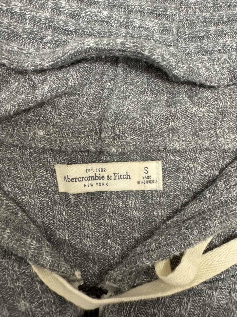 Buzo Abercrombie & Fitch - imagen 2