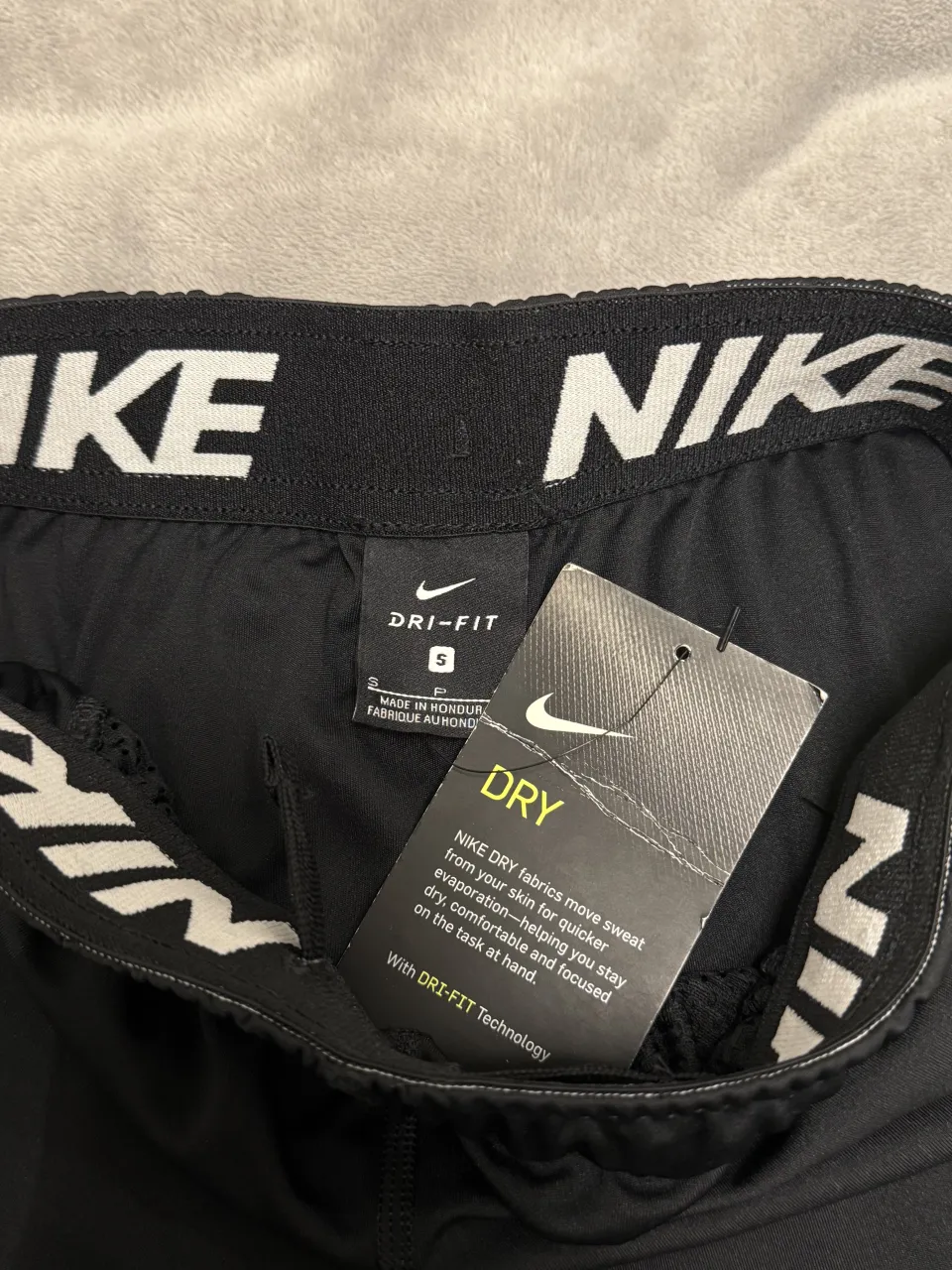 Ropa deportiva Nike - imagen 2