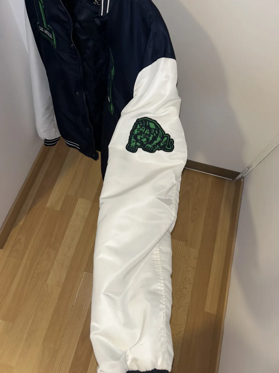 Campera Youngdesing - Vista 2