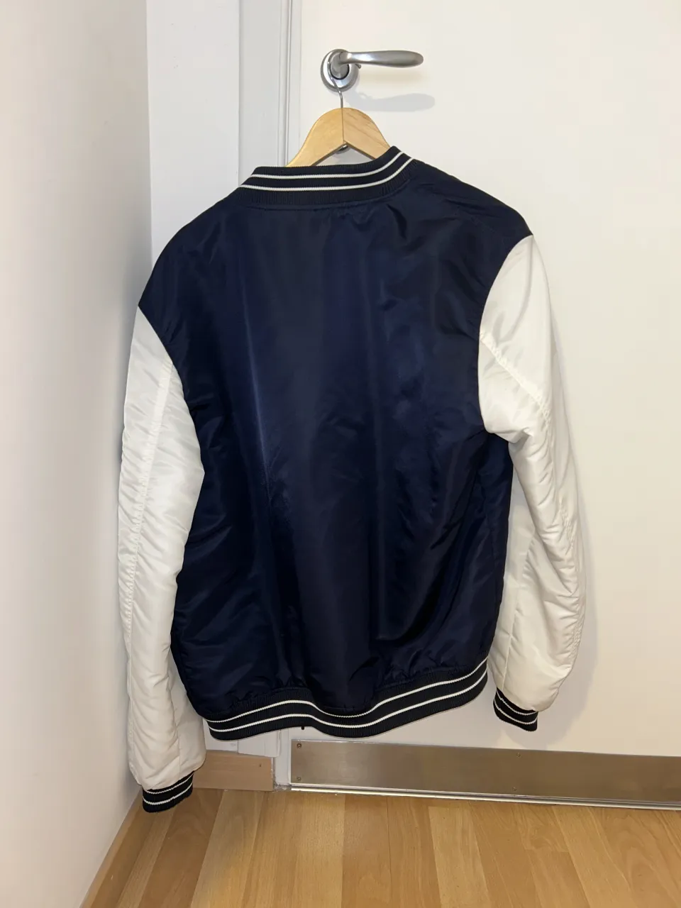 Campera Youngdesing - Vista 3