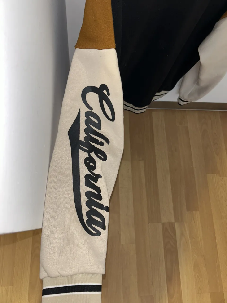 Campera Shein - Vista 4