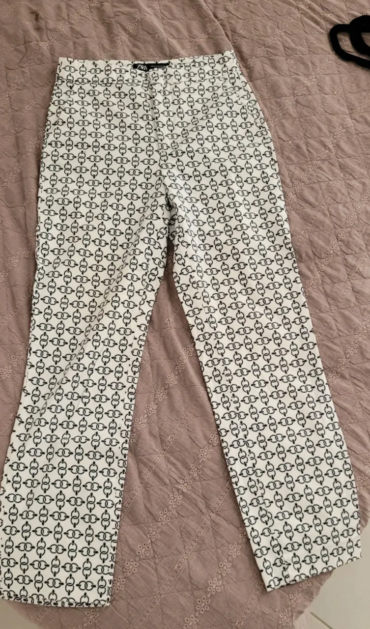 Pantalón Zara