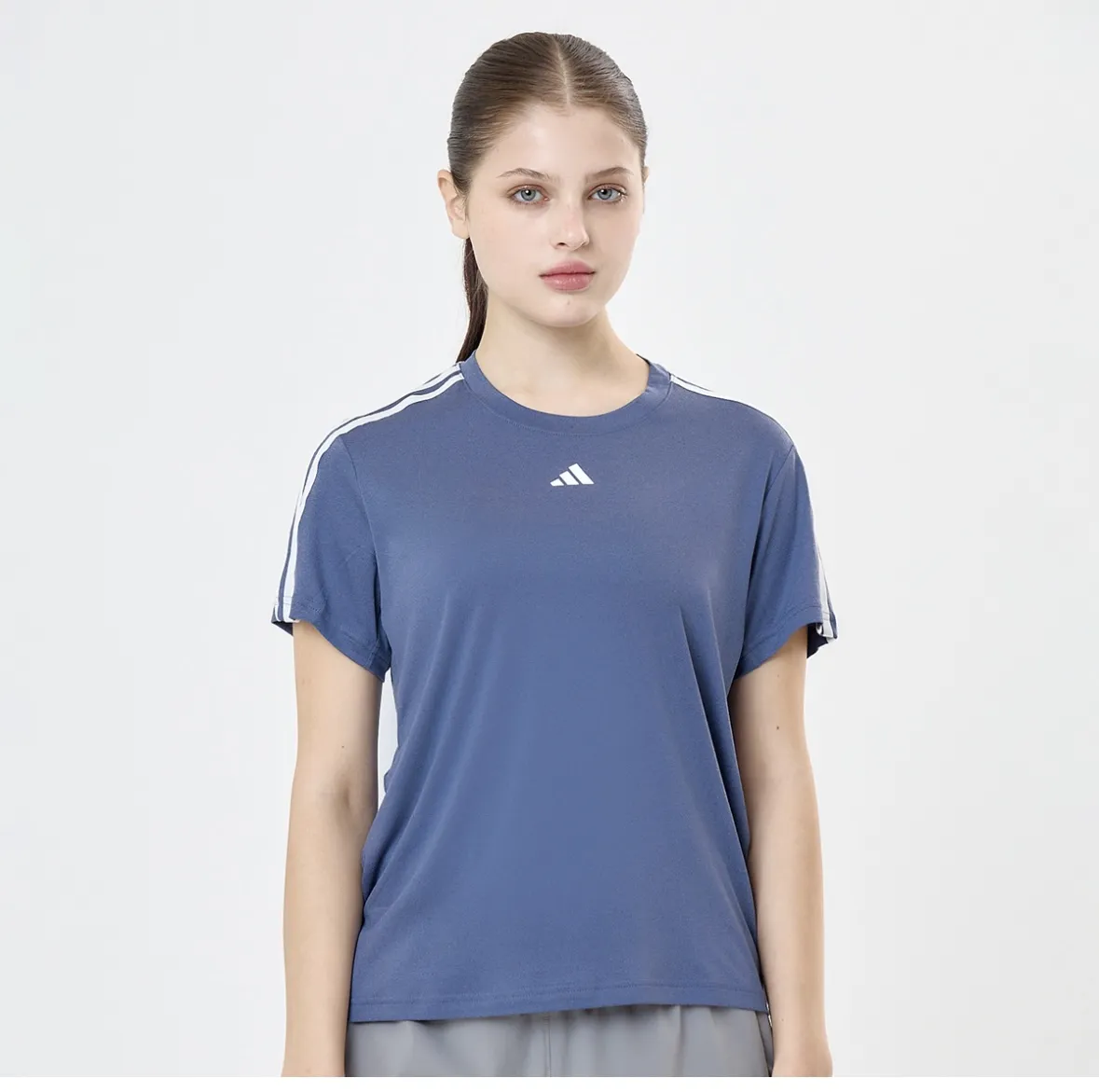 Remera adidas miniatura 2